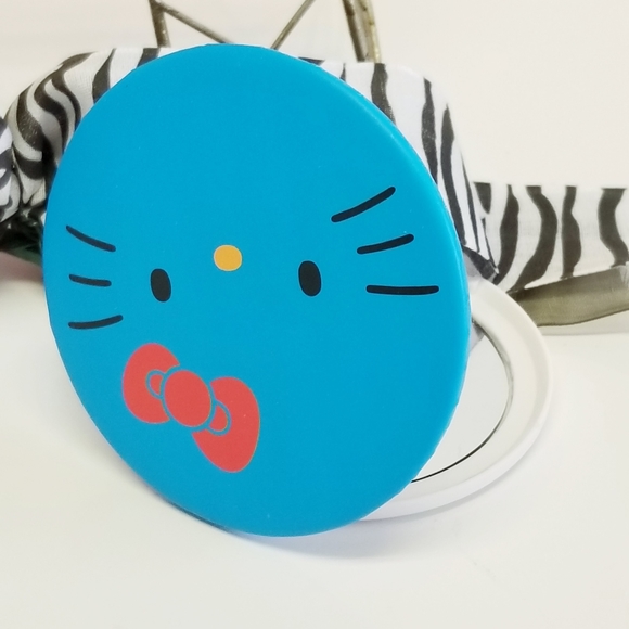 Hello Kitty Blue Compact Mirror New - Picture 7 of 8